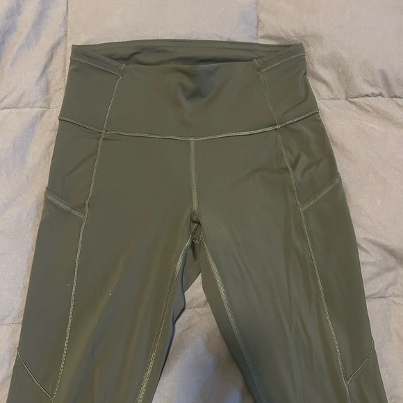 Lululemon Fast and Free 28in - Picture 2 of 4